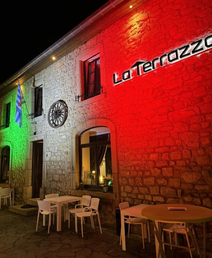 Ambiance chaleureuse du restaurant La Terrazza